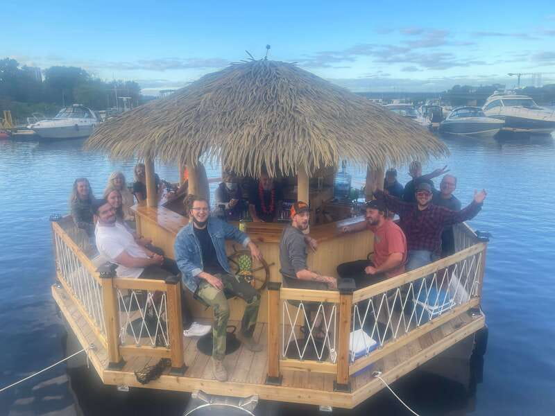Ottawa: Floating Tiki Bar Cruise on the Ottawa River - Who will enjoy this most