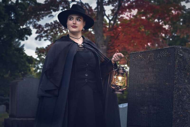 Ottawa: Haunted Night Walking Tour - The guides are the real attraction