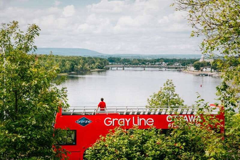 Ottawa: Hop-On Hop-Off Guided City Tour Pass - The guides make the difference