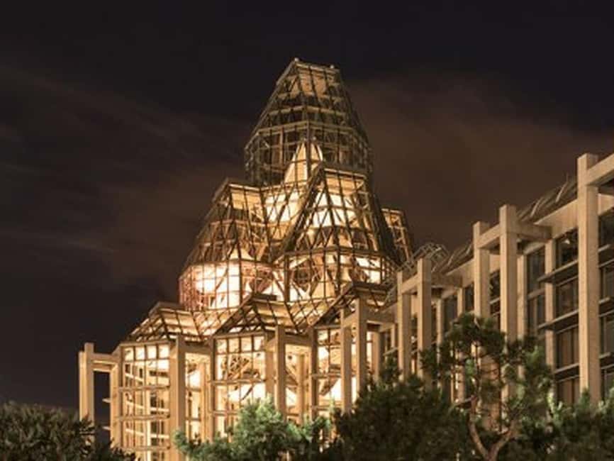 Ottawa: National Gallery of Canada Admission - Arriving at Moshe Safdie’s glass and granite building