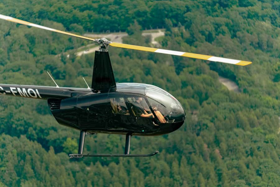 Ottawa: Panoramic helicopter flight (Gatineau Park + downtown) - Key points to know before booking