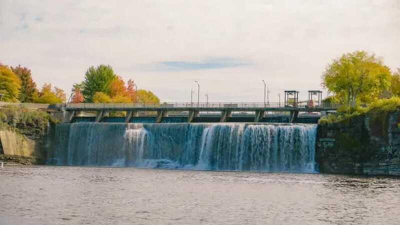 Ottawa Premium Small Group Tour with Canal Cruise - What the $116 price gets you