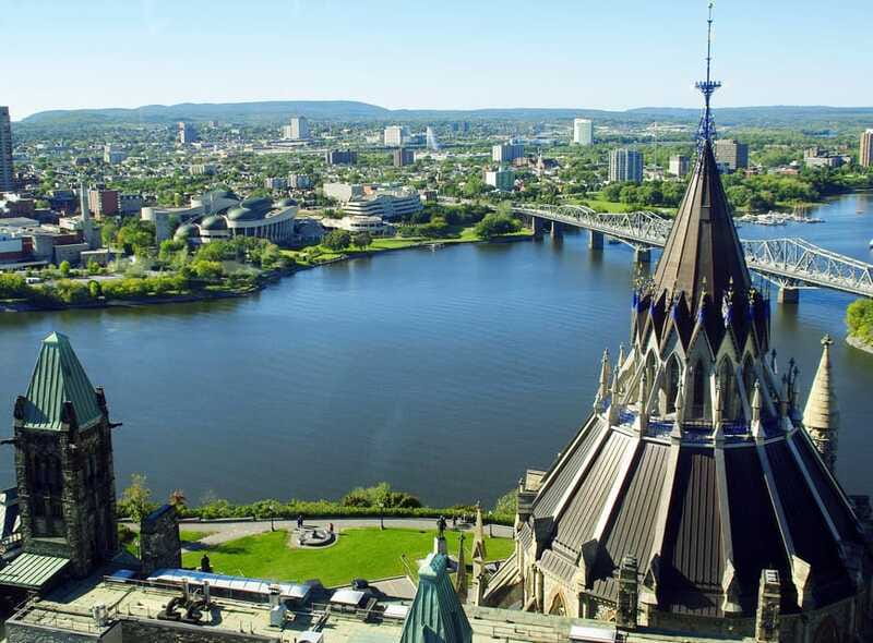 Ottawa: Private Walking Tour with a Local - Guide languages and practical comfort