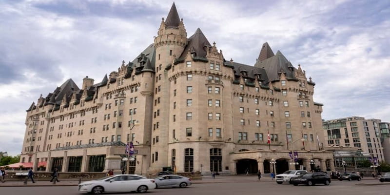 Ottawa: Small-Group Walking Tour with Boat Cruise - Should you book this small-group Ottawa tour?
