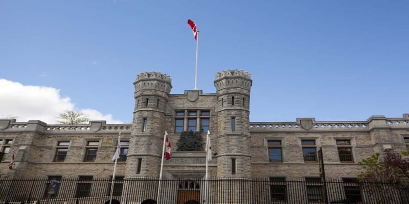 Ottawa: Small-Group Walking Tour with Boat Cruise - ByWard Market, Ottawa’s best street-level stop