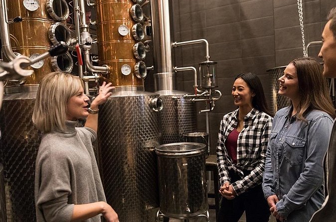 Park Distillery Tour with Craft Spirits Tasting - Aifric, Rori, and Ana shape the experience