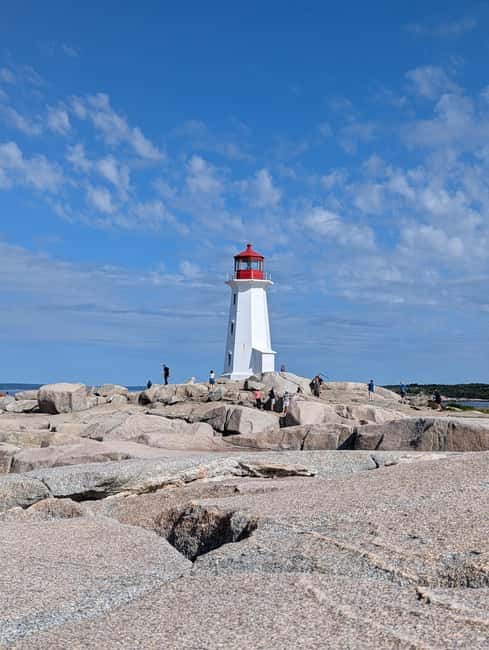 Peggy’s Cove, Lunenburg & 2 Hidden Gems – Full Day Tour - A full South Shore day from Halifax