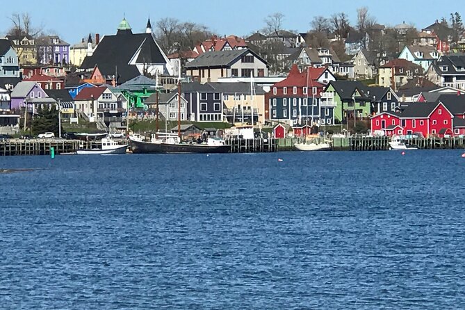 Peggy’s Cove/Mahone Bay & Lunenburg UNESCO HERITAGE SITE. - The guide can make or break the day