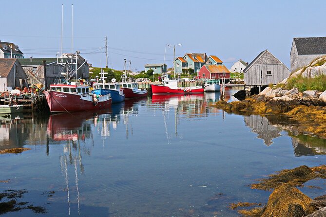 Peggy's Cove, Mohane Bay and Lunenburg 5hrs private tour. - Mahone Bay and the famous three churches