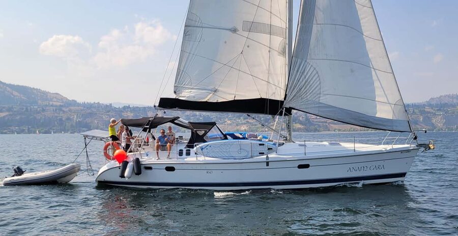 Penticton Okanagan Lake: Sailing Tour - The first lesson: safety, balance, and the wind