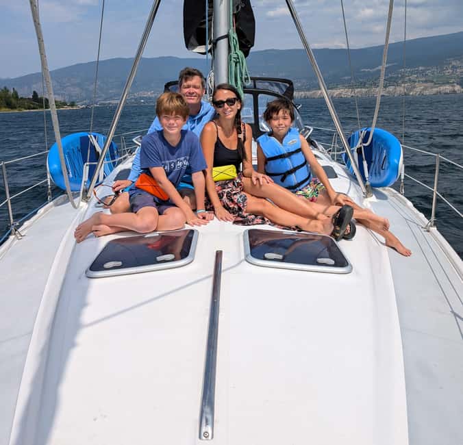 Penticton Okanagan Lake: Sailing Tour - Swimming and paddleboarding in warm lake water