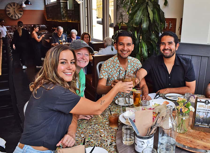 Pickle Pub Crawl: Ferry Rides and Appetizers - Why the water taxis make this pub crawl different