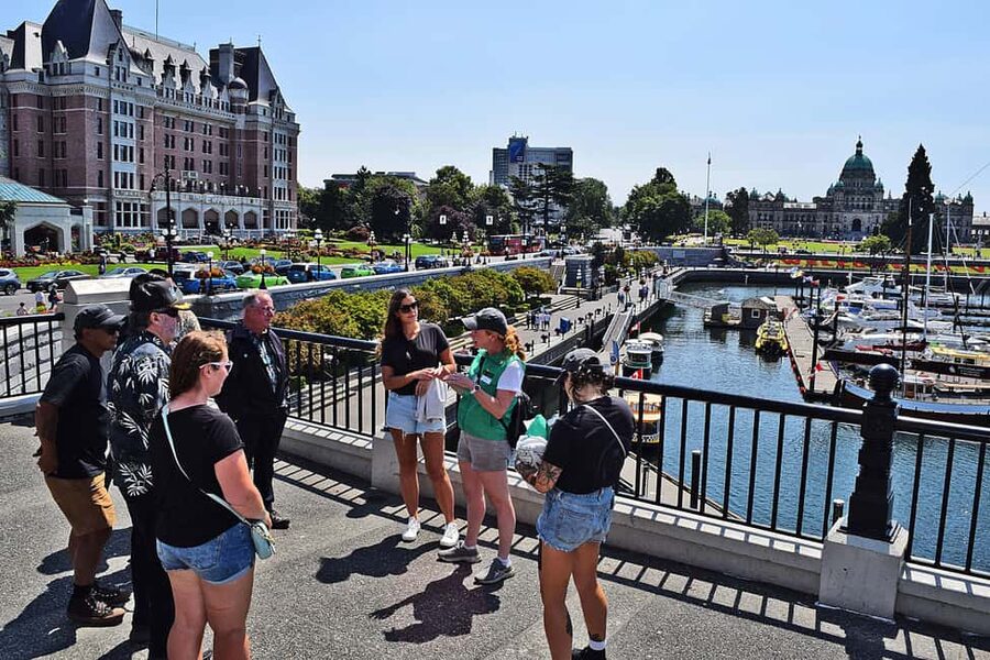 Pickle Pub Crawl: Ferry Rides and Appetizers - Fisherman’s Wharf: character with a practical drawback