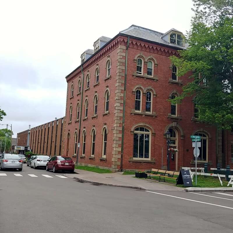 Prince Edward Island: Small Group Charlottetown Walking Tour - Government buildings, Beaconsfield House, and public gardens