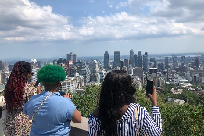 PRIVATE 3-hour COMPLETE tour of Montréal in convertible Cadillac - Place Jacques-Cartier and the city’s public face