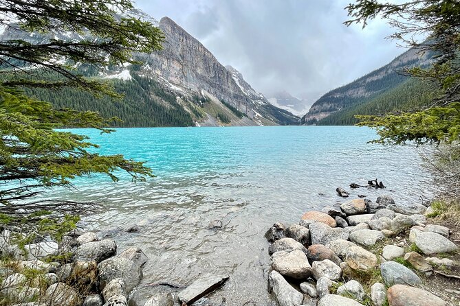 Private Banff and Yoho National Park Tour with Moraine Lake - Lake Louise: famous for good reason