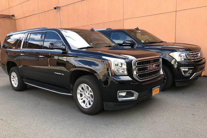 Private Departure Transfer to Montreal Airport YUL - The Right Vehicle for Your Party