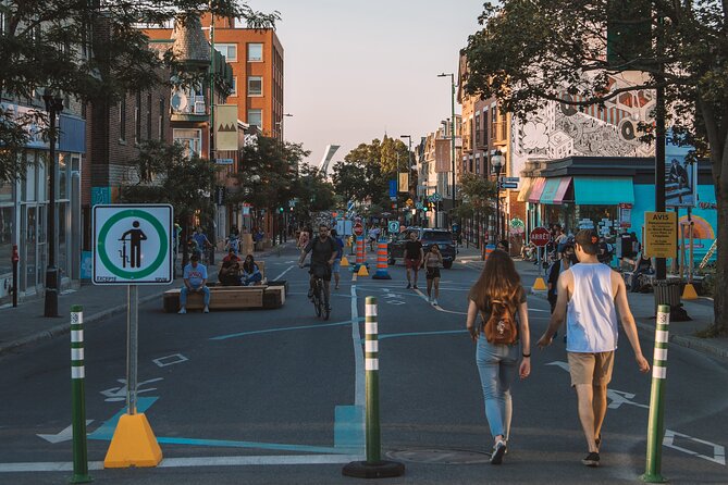 Private Full-Day Montreal Tour with a Local, Personalized - Bagels, poutine, and smoked meat
