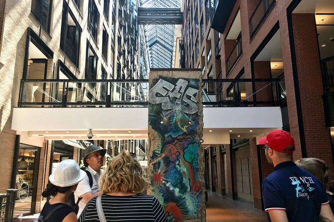 Private Guided Old Montréal and Downtown Walking Tour - What the private format changes