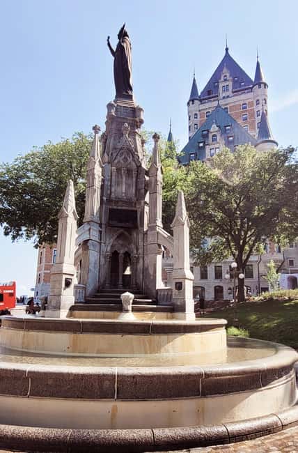 Private Québec City walking tour with Lenny. - Old Québec streets, buildings, and photo stops
