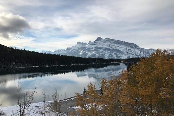 Private Tour of Lake Louise and the Icefield Parkway for up to 12 guests - Two Jack Lake and Lake Minnewanka add local context