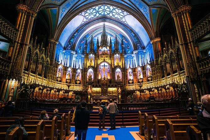 Private Tour of Montreal with River Cruise + Notre Dame - Driving up Mount Royal