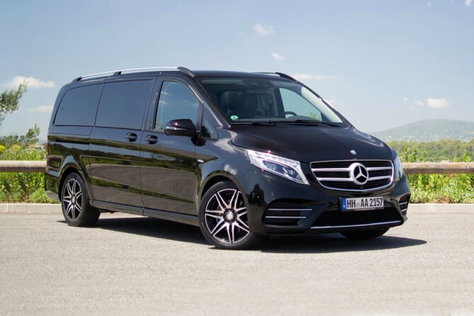 Private Transfer from Montreal Airport YUL to Montreal / Bromont - What happens after you book