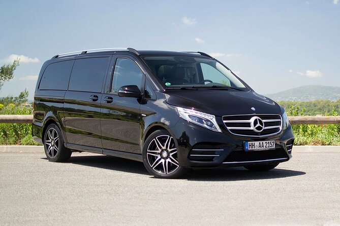 Private Transfer from Montreal Airport YUL to Montreal / Bromont - Choosing between Montreal and Bromont