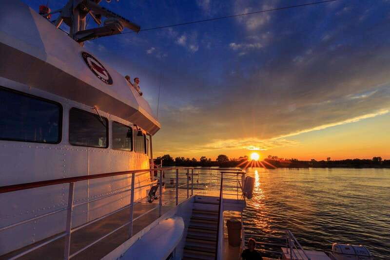 Québec City: 2-Hour Cocktail & DJ Evening Cruise - Key points to know before booking