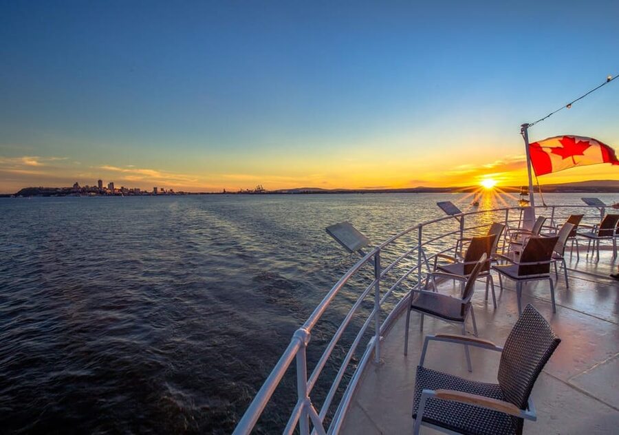 Québec City: 2-Hour Cocktail & DJ Evening Cruise - Getting to the boat without a rushed start