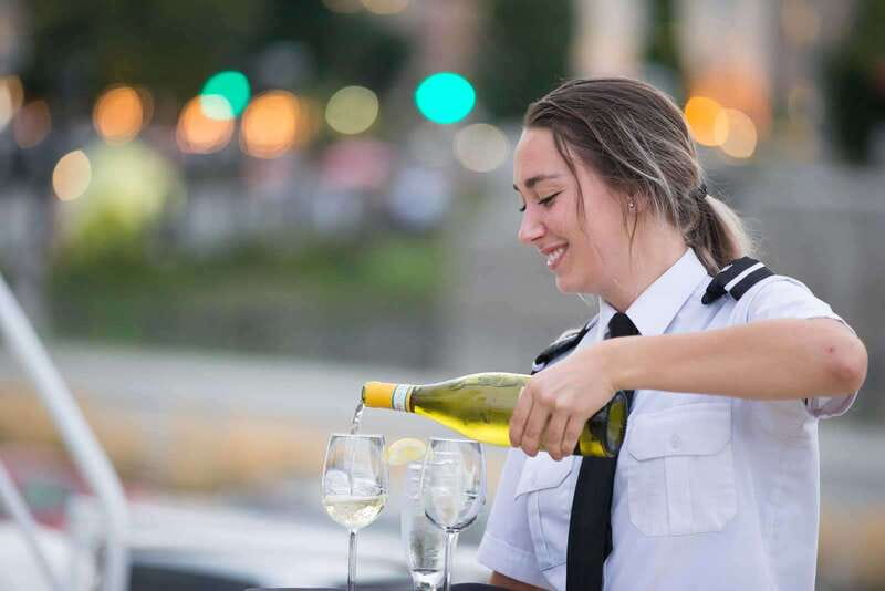 Québec City: 3 or 5-Course Dinner Cruise with DJ & Dancing - Reading the route from Chouinard Pier to Montmorency Falls