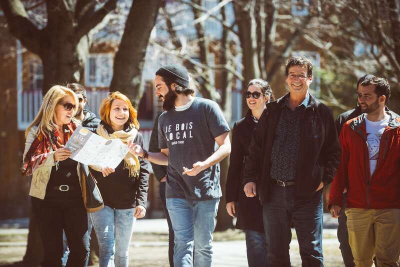 Quebec City: Craft Brewery and Beer Tasting Tour - Walking through St-Roch between tastings