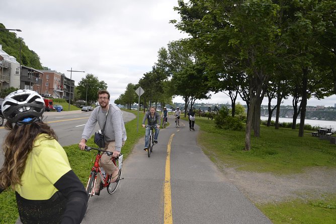 Quebec City: Electric Bike Tour - Bikes, helmets, fitness, and comfort