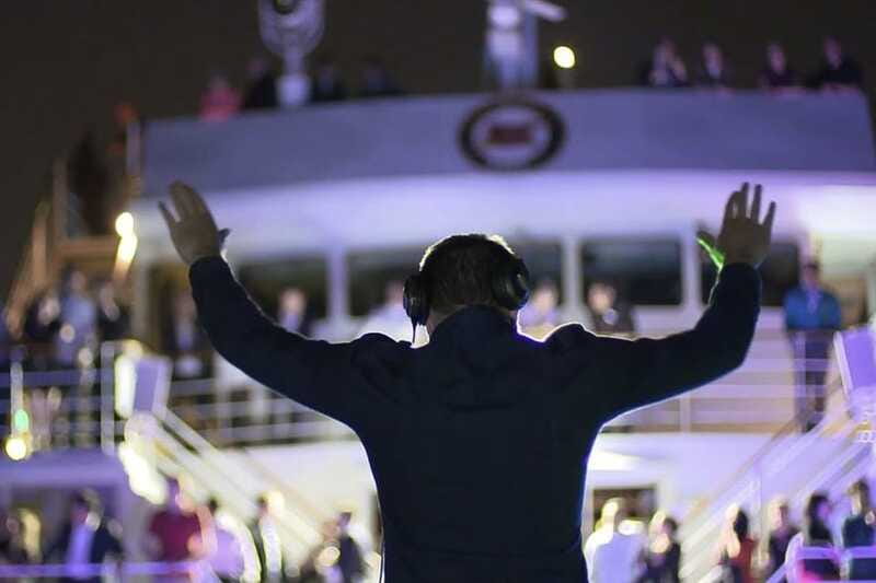 Québec City: Evening Cruise with Live DJ - When sightseeing gives way to dancing