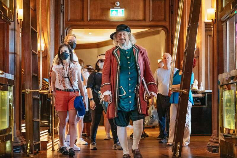 Quebec City: Guided Tour of Fairmont Le Château Frontenac - How the one-hour format works for your day