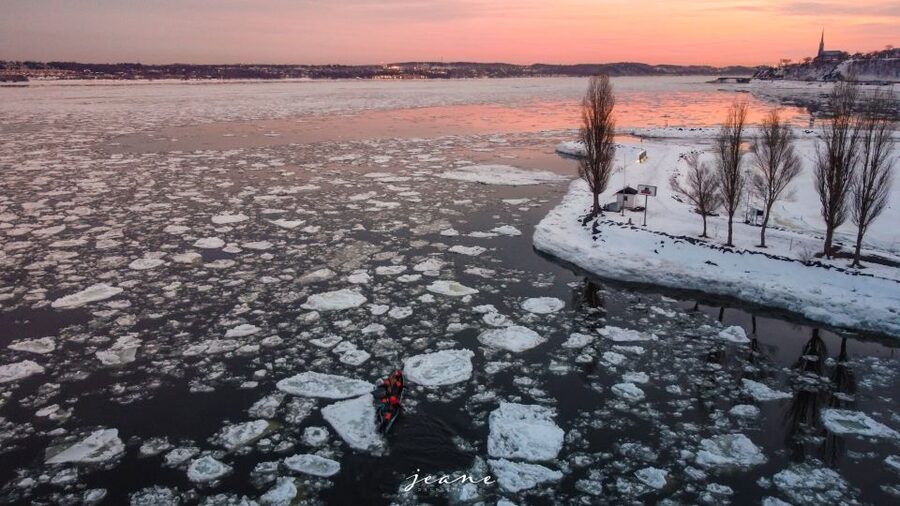 Quebec City: Ice Canoeing with Hot Chocolate & Sauna - Why ice canoeing feels so different