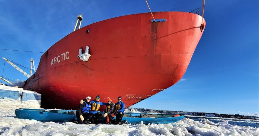 Quebec City: Ice Canoeing with Hot Chocolate & Sauna - Hot chocolate on floating ice