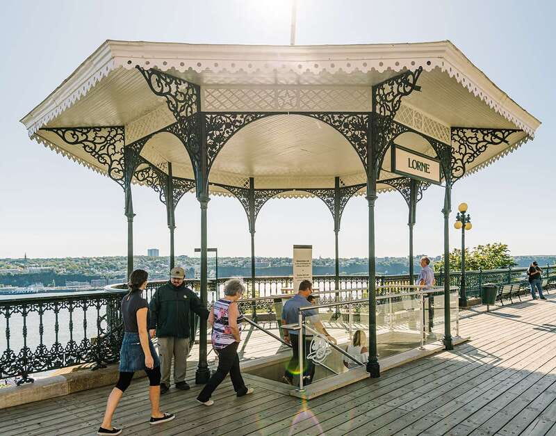 Québec City: Saint-Louis-Forts-and-Châteaux visit - The artifacts that make the rooms feel lived in