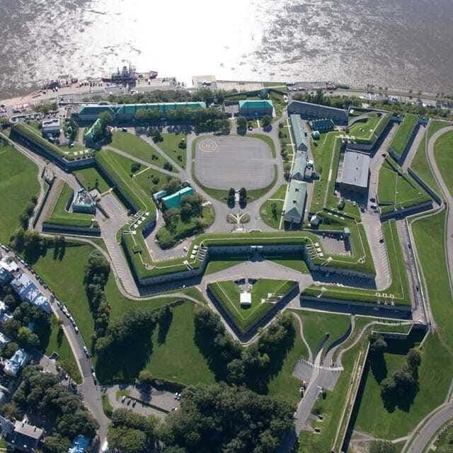 Quebec: La Citadelle de Québec Ticket and Guided Tour - The views are part of the history lesson