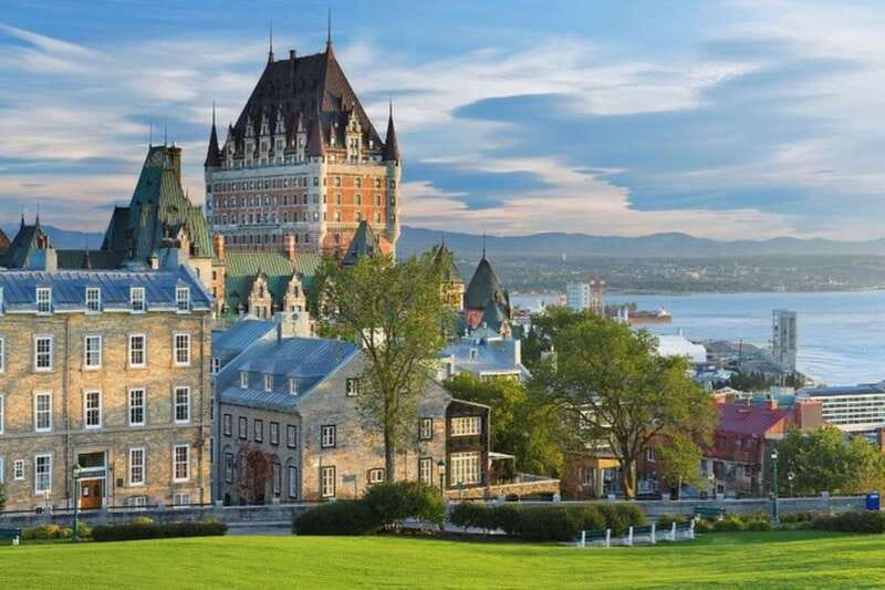 Quebec: Private custom tour with a local guide - A private introduction to Quebec City