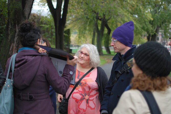 Rabbis, Writers and Radicals: Montreal Jewish History Walking Tour - Guide style can shape the experience