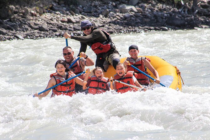 Rafting on Athabasca River Mile 5 in Jasper - The first ten minutes: a calm start with big views