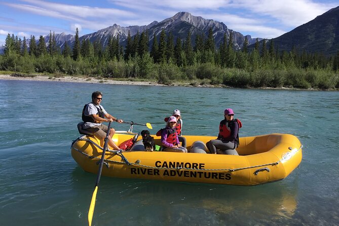 Rocky mountain - VIP Experience - Private Boat - Reading the Rocky Mountain Setting From the River