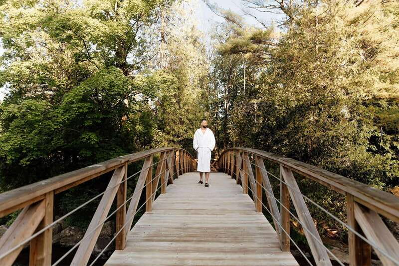 Saint-Sauveur: relaxation session in a Nordic thermal spa - A Nordic spa beside the Simon River