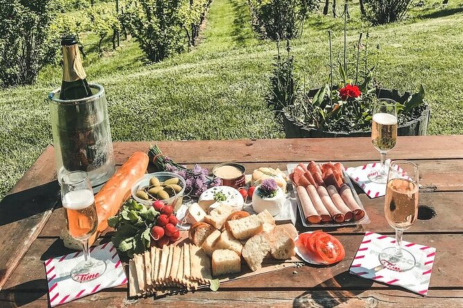 Salt Spring Island "Artisan Trail" Hop On Hop Off Tour! - A six-hour route through Salt Spring’s food country