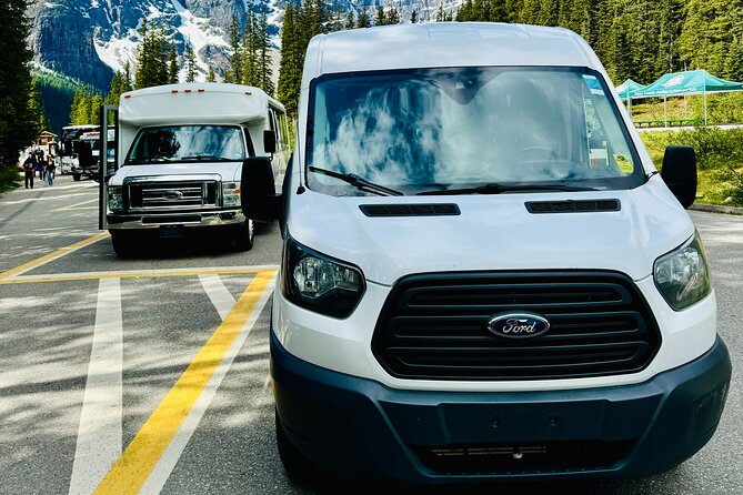 Shuttle Bus 2way BANFF to Lake louise & Moraine lake(1 hour each) - Weather, umbrellas, and practical comfort