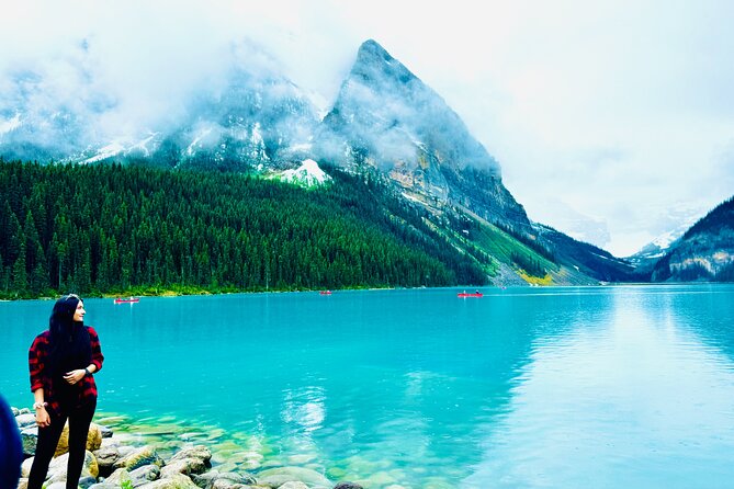 ShuttleBus 2way Banff to Lake Louise (1Hr) and Moraine Lake (1Hr) - The ride from Banff through the Bow Valley