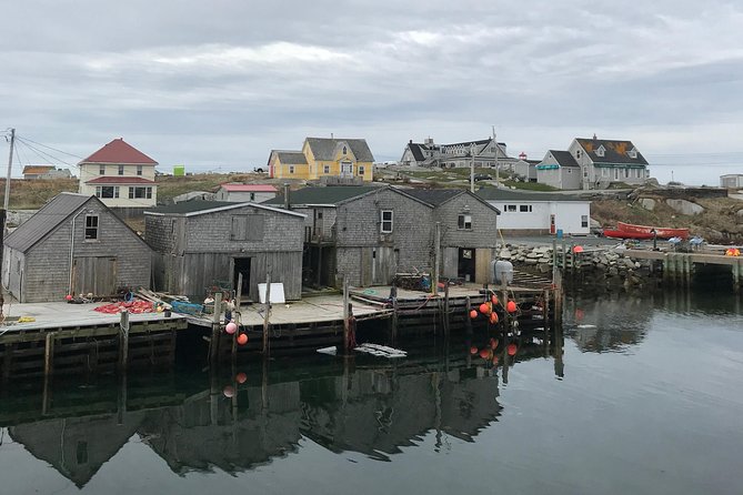 Small Group Tour - Peggy's Cove, Lunenburg, the Annapolis Valley - Mahone Bay and the three churches