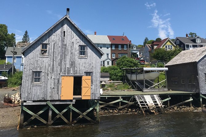 Small Group Tour - Peggy's Cove, Lunenburg, the Annapolis Valley - What the guides add to the day