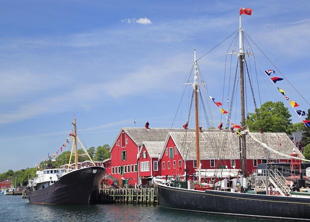 Small Group Tour - Peggy's Cove, Lunenburg, the Annapolis Valley - Queensland Beach adds a quick seaside pause